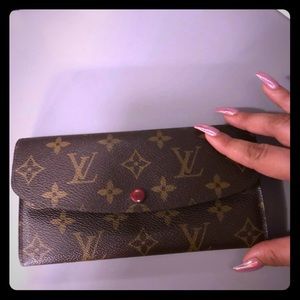 SOLD ❌🚫Louis Vuitton Emillie Wallet